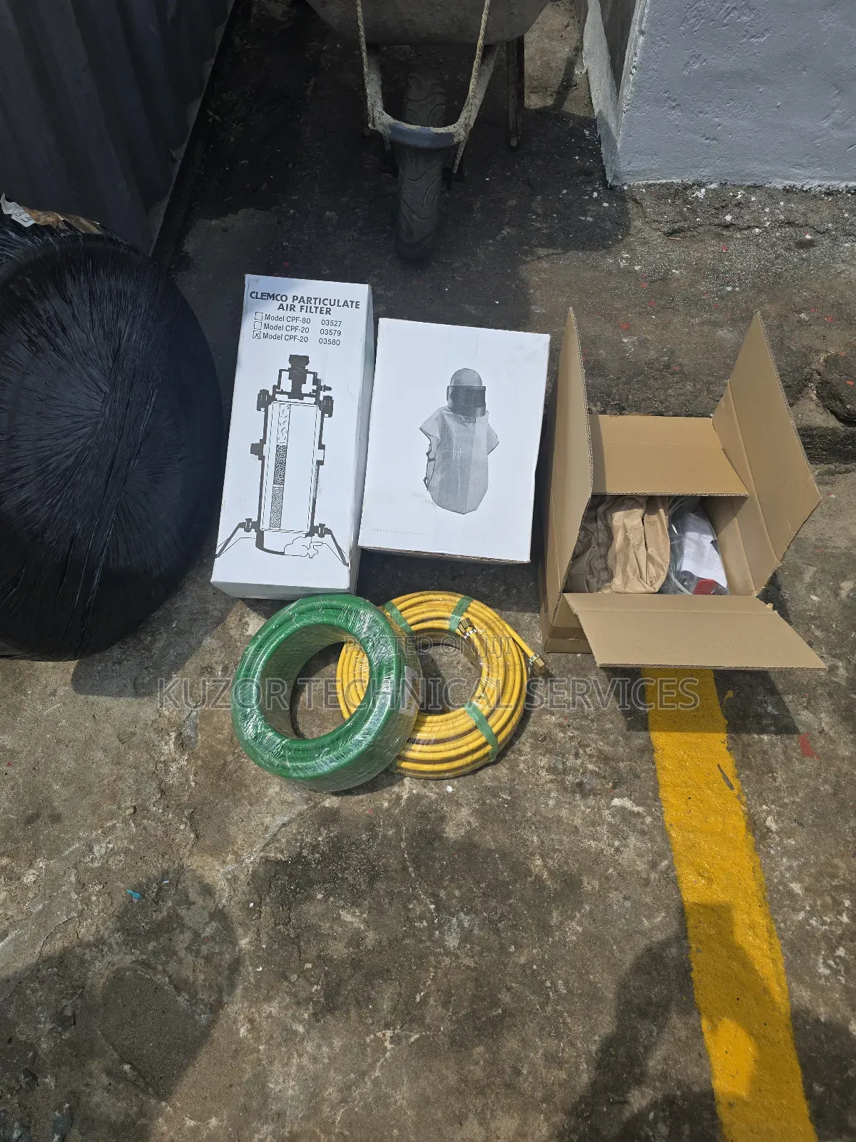 Clemco Sand Blasting Pot And All Accessories