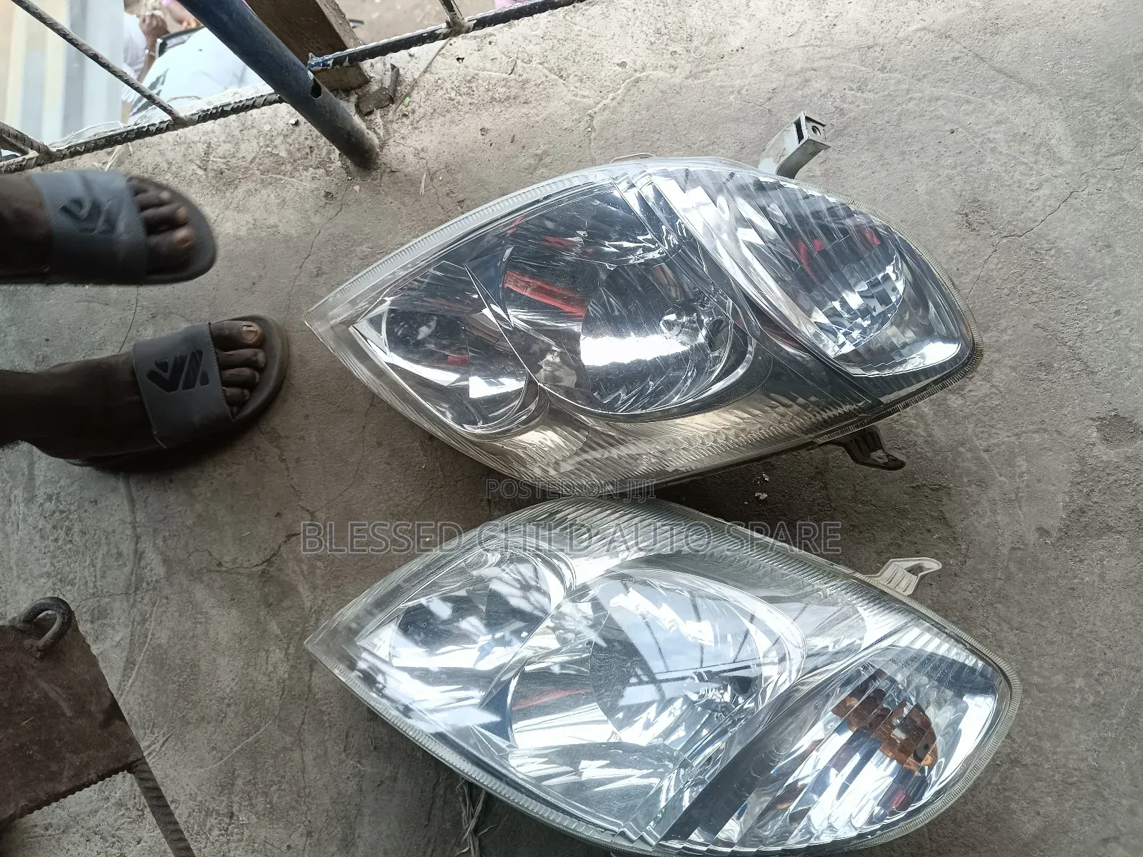 Headlamp Toyota Corolla 2003 Bank Model