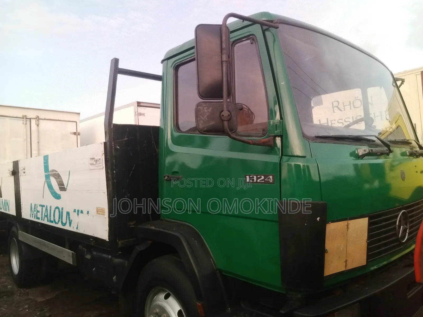 Mercedes 1324 Bucket Back
