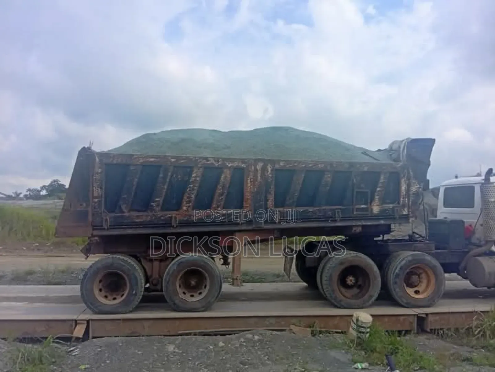 30 Tonnes of Chippings