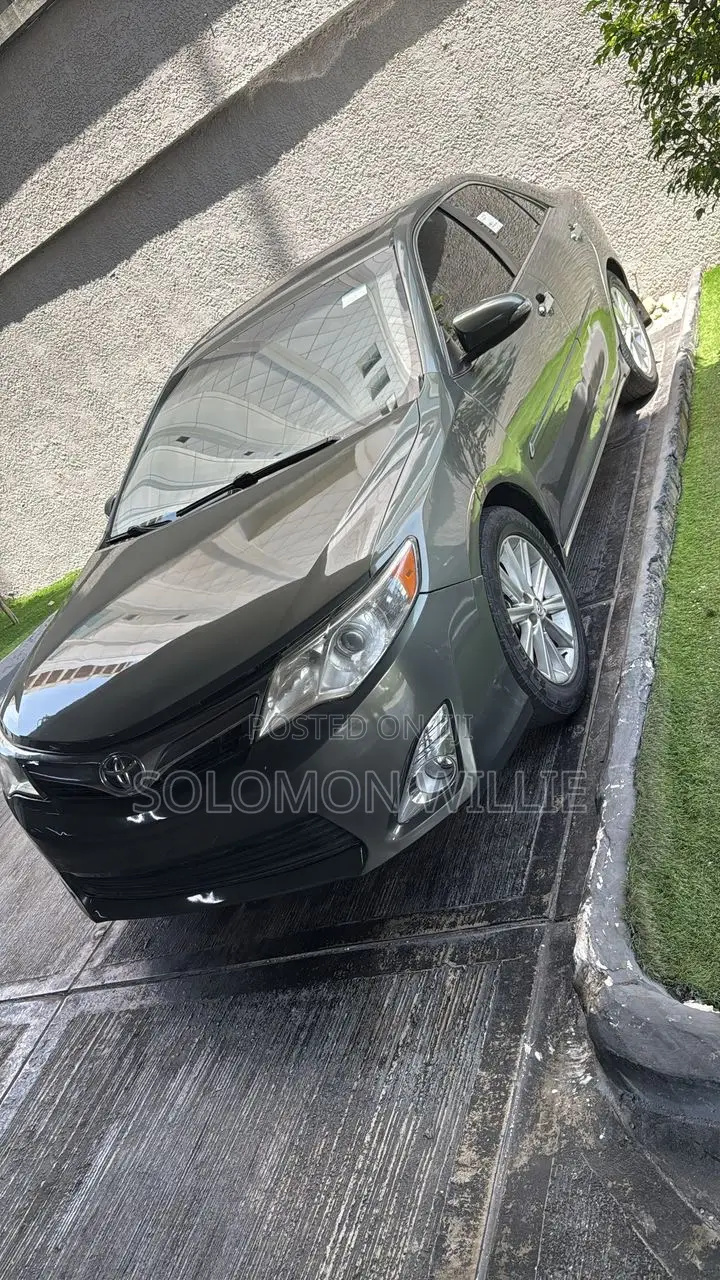 Toyota Camry XLE 4dr Sedan (2.5L 4cyl 6A) 2014 Green