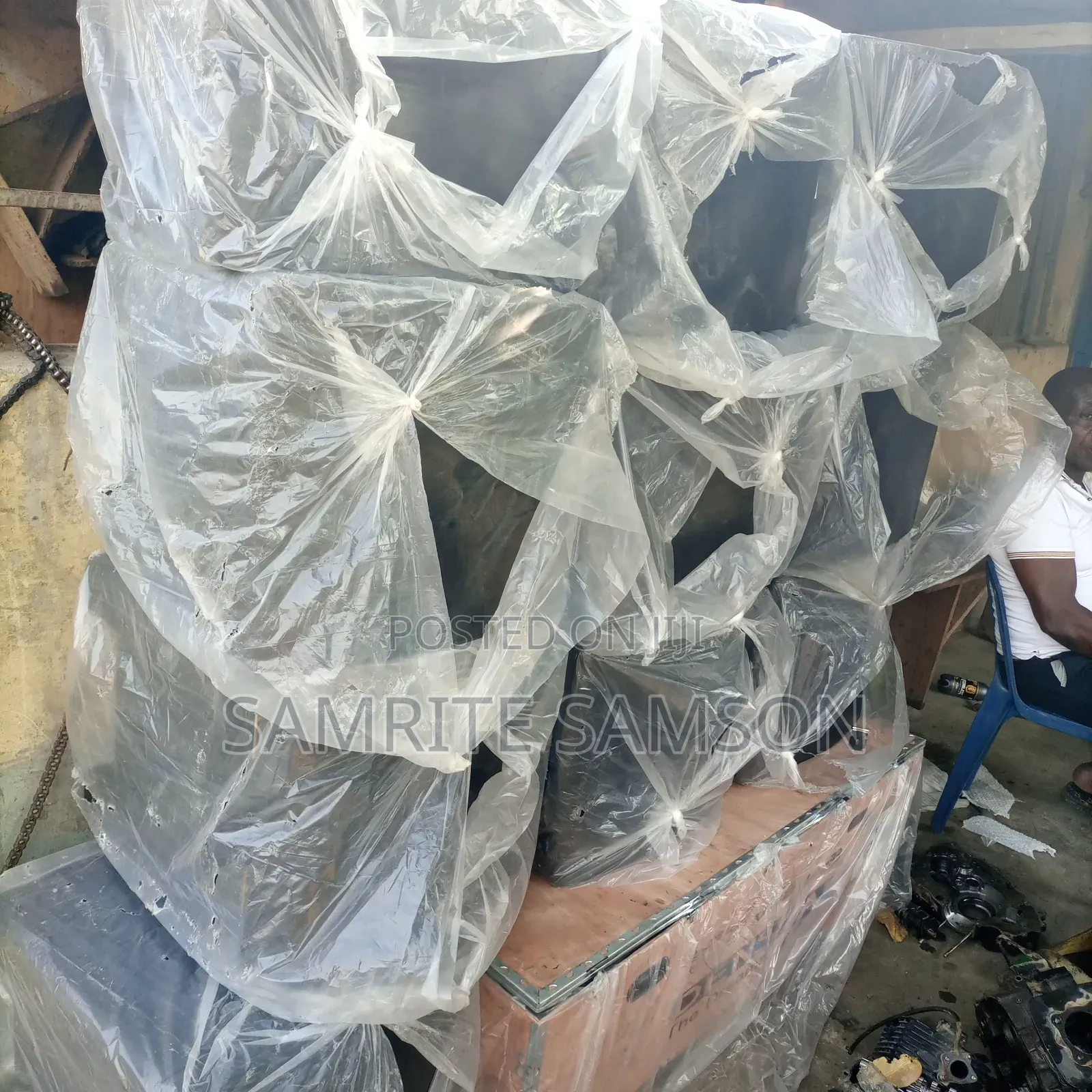 Geepee Delivering Box Is for Logistic for Dispatch Bike