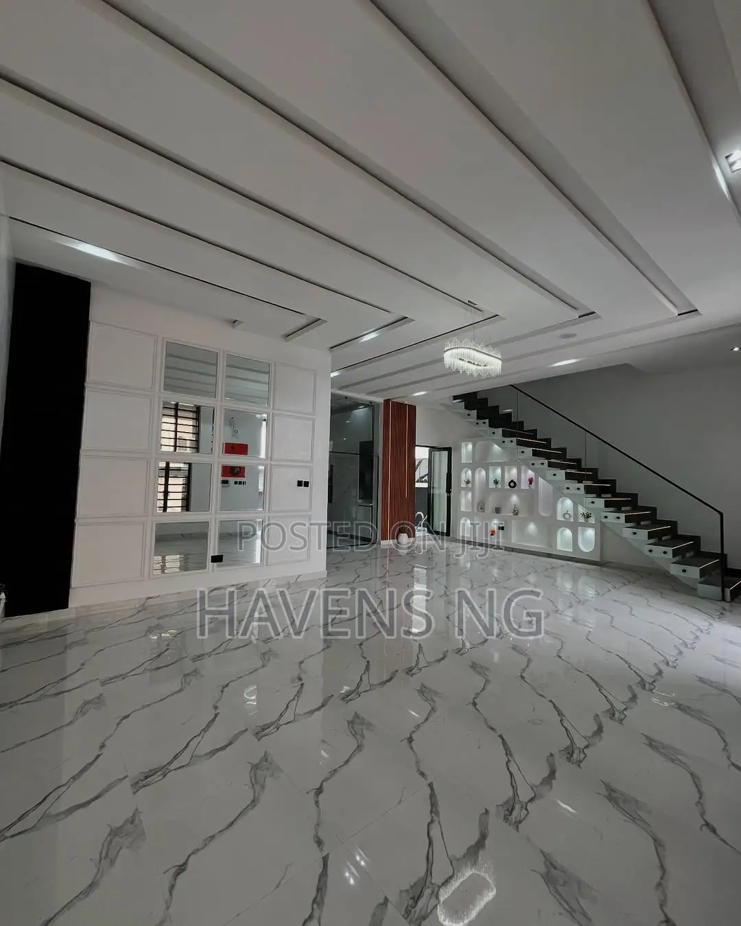 4bdrm Duplex in Chevron for sale