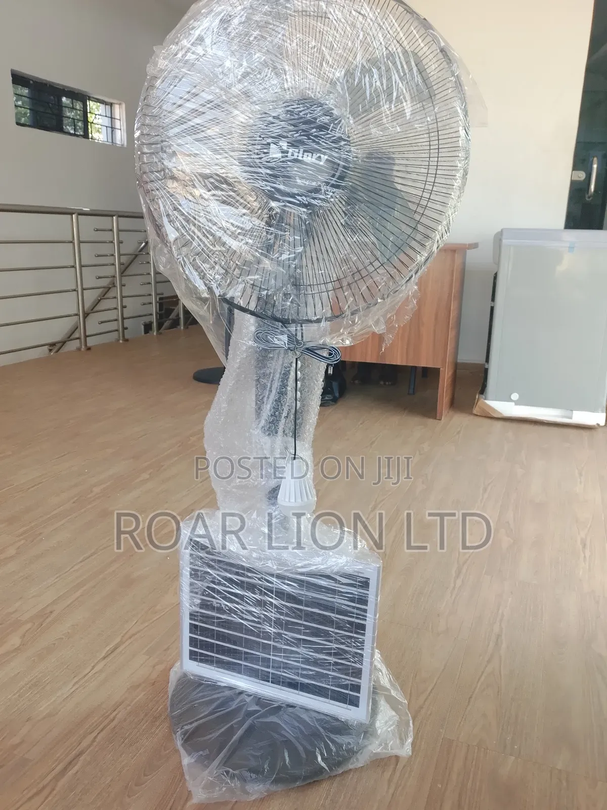 16inch Solar Rechargeable Fan With Panel