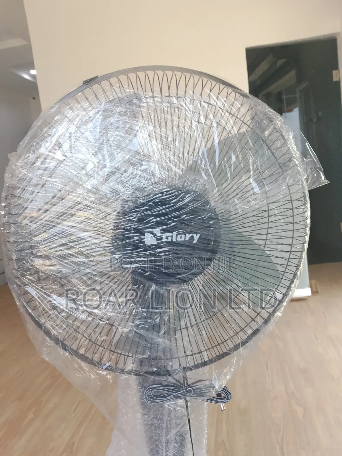 16inch Solar Rechargeable Fan With Panel