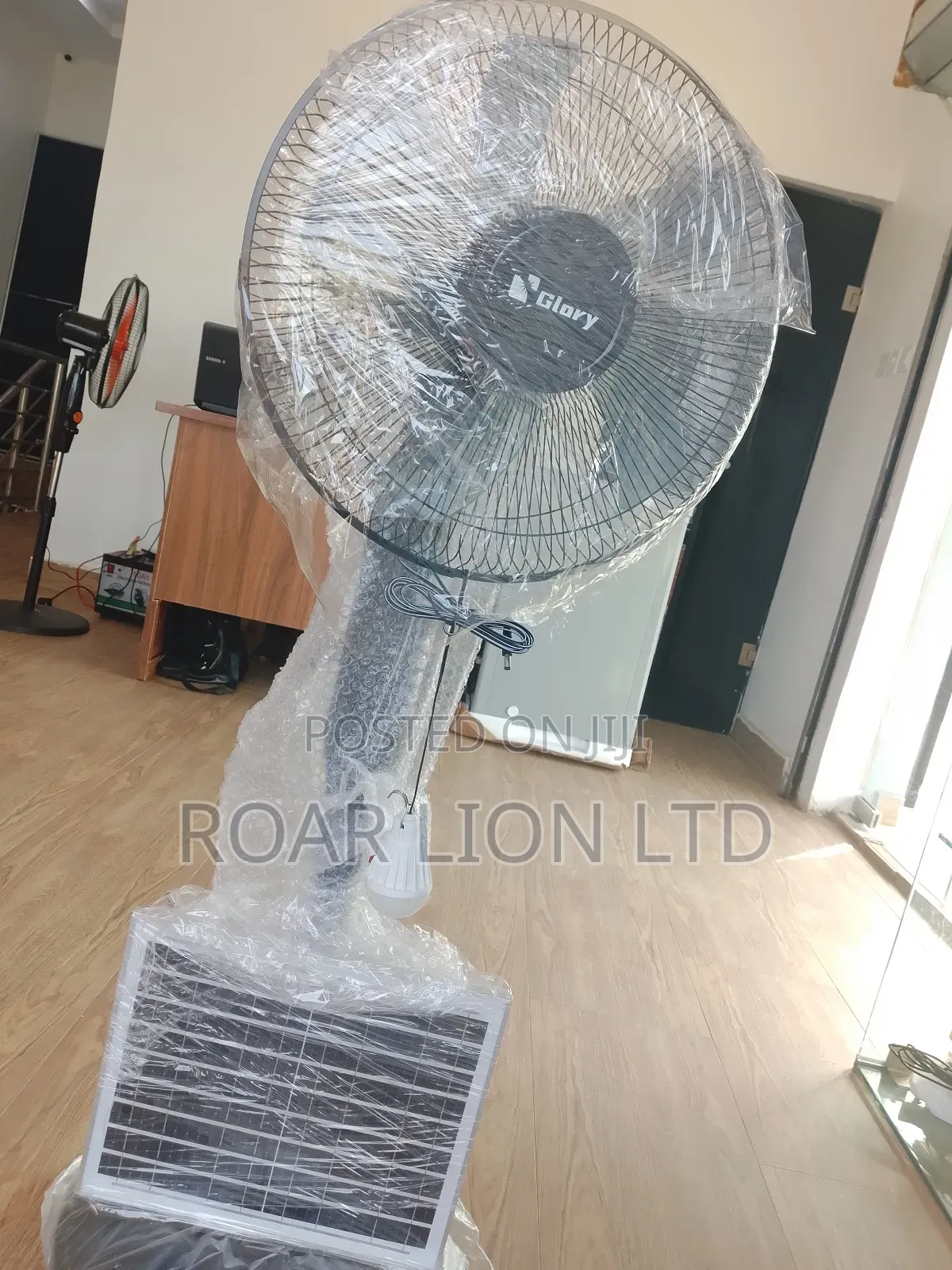 16inch Solar Rechargeable Fan With Panel