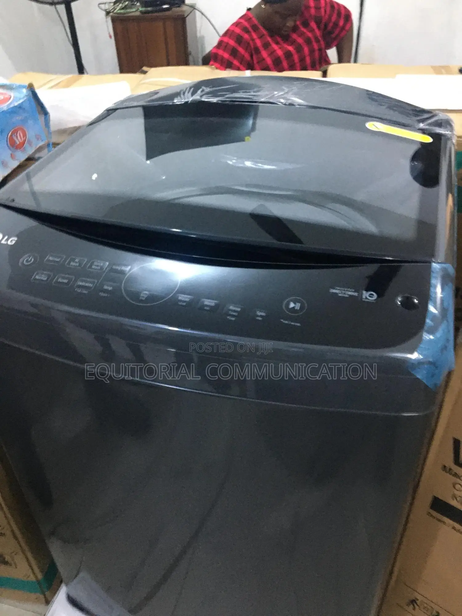 Modern Lg 19kg Washing Machine With Smart Display