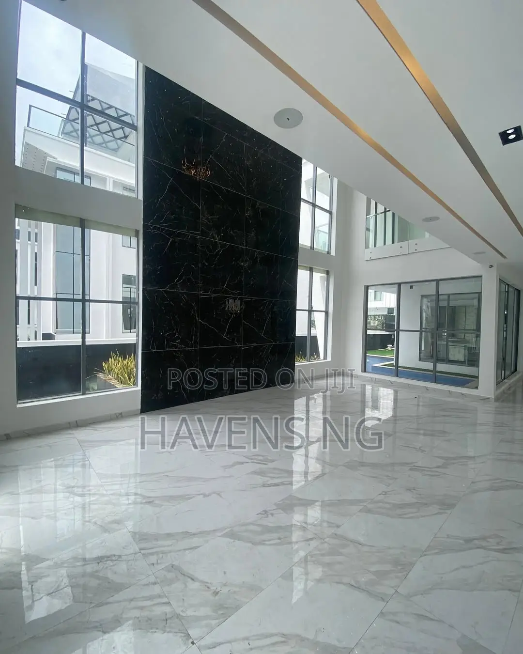 5bdrm Duplex in Osapa london for sale
