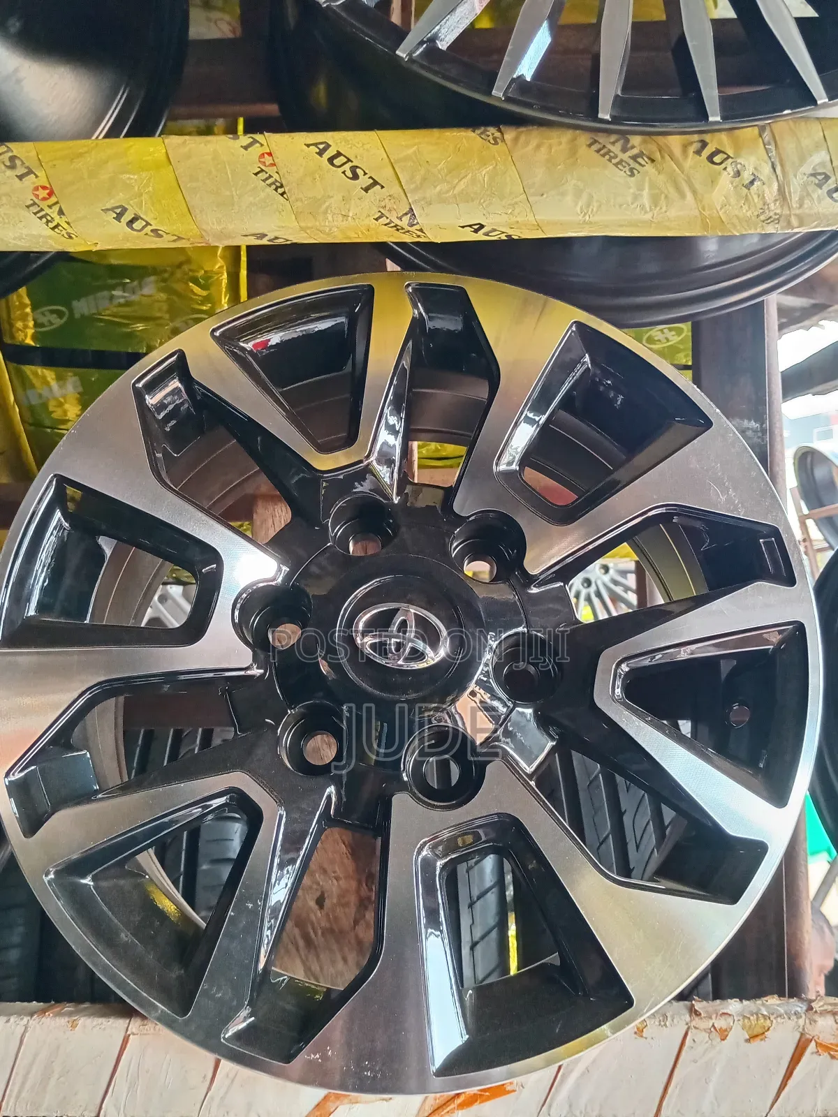 17 Rims Available for Toyota Hilux