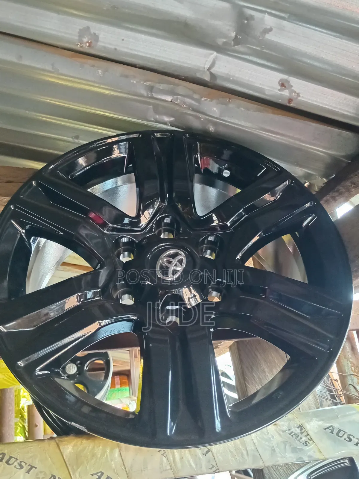 17 Rims Available for Toyota Hilux