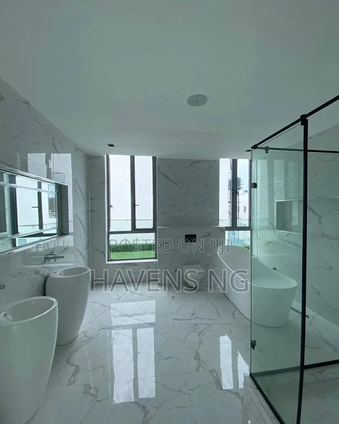 5bdrm Duplex in Osapa london for sale
