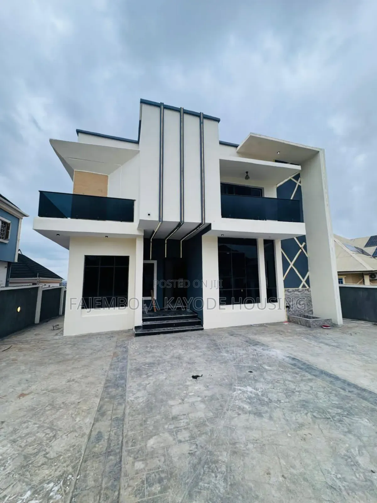 4bdrm Duplex in Carlton Gate, Akobo for sale