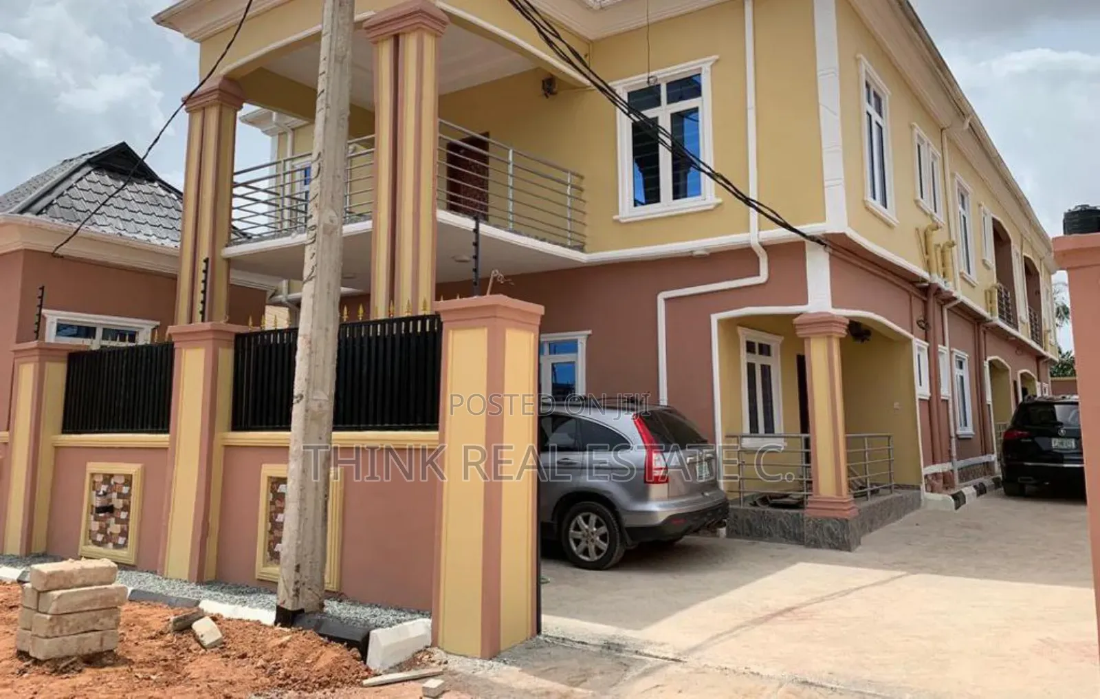 3bdrm Block of Flats in Mtn Mast,Gra, Benin City for sale