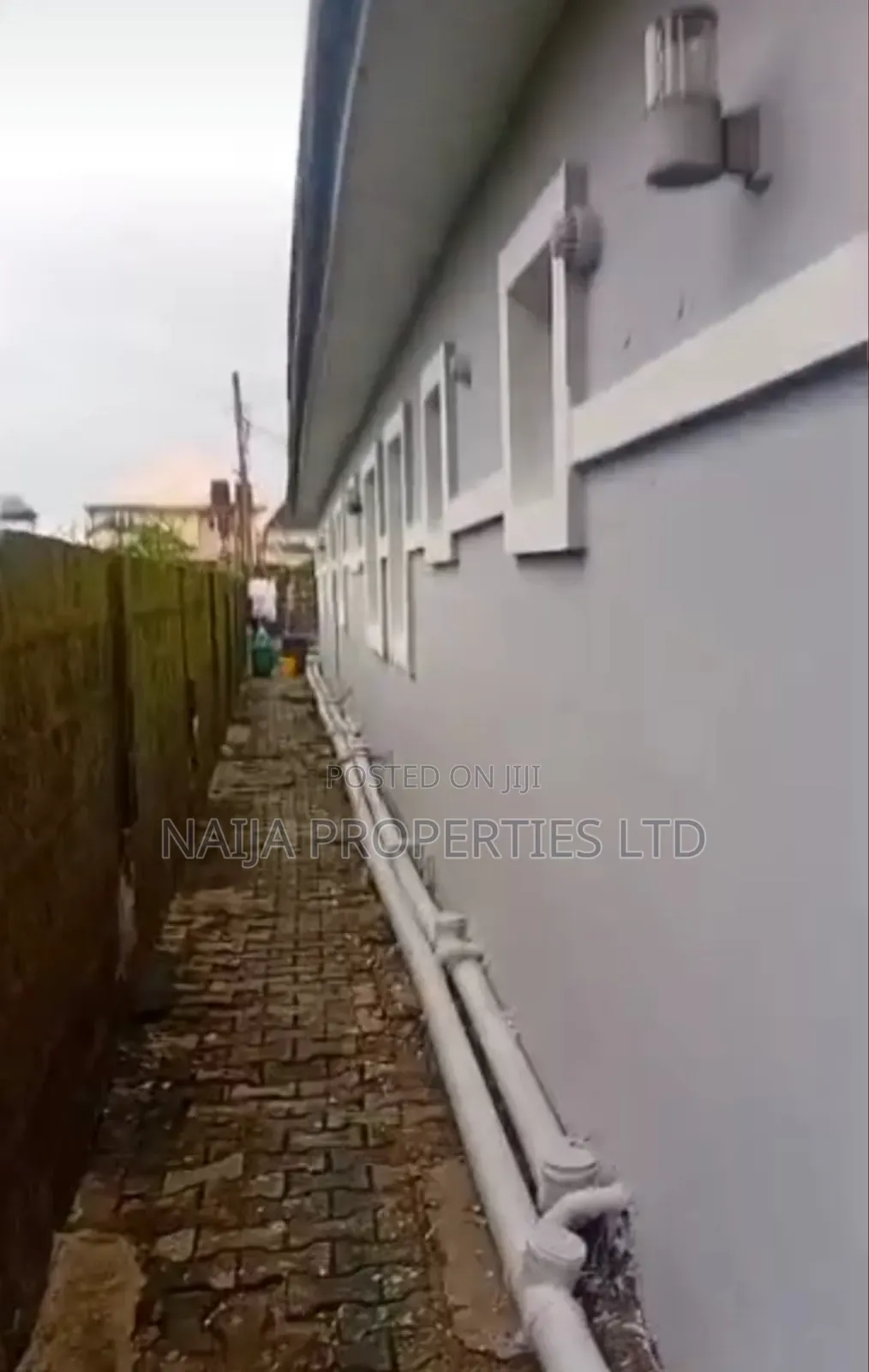 3bdrm Bungalow in New Rd, Awoyaya for sale