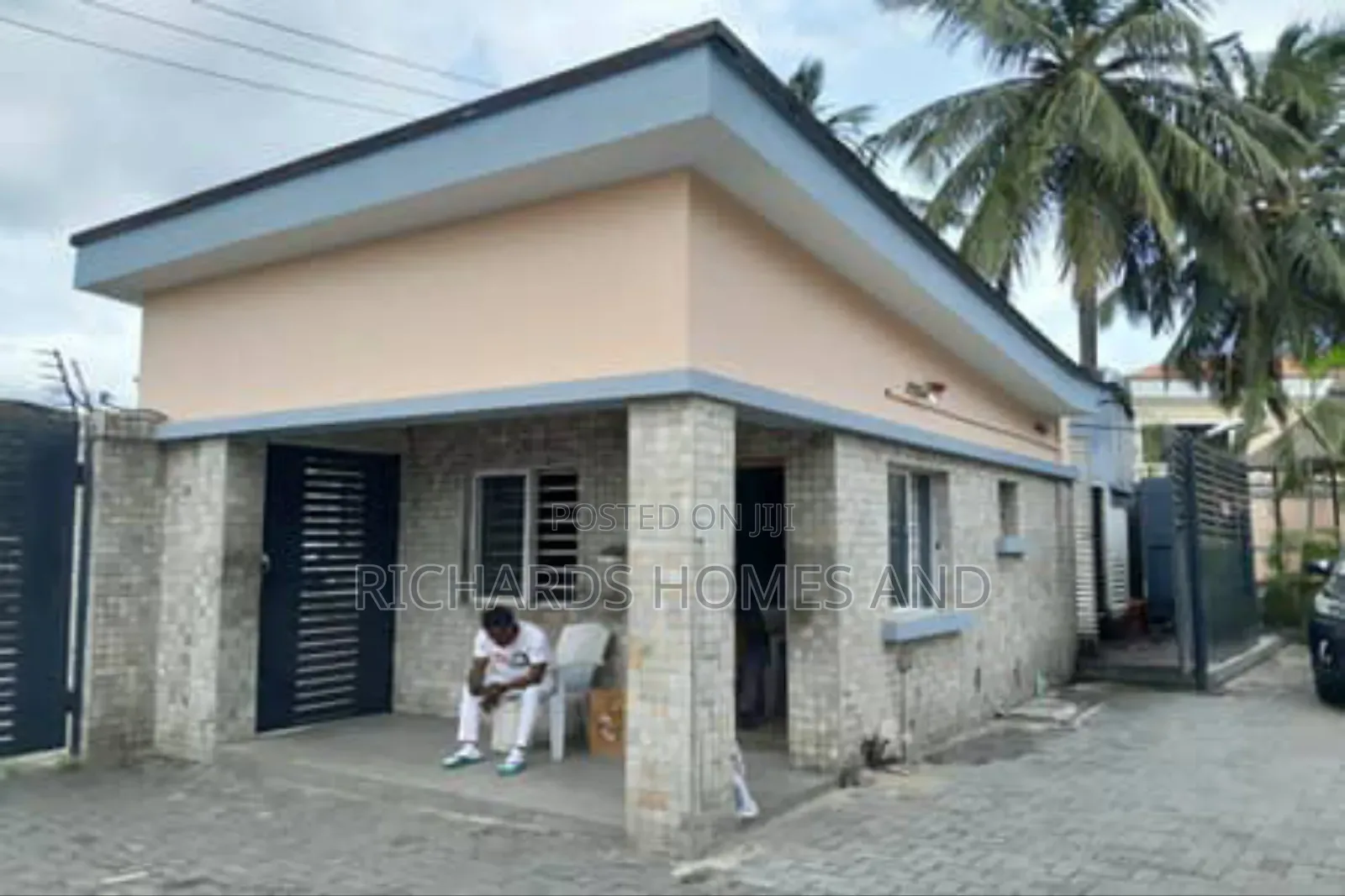 3bdrm Block of Flats in Osborne Foreshore Estate for sale