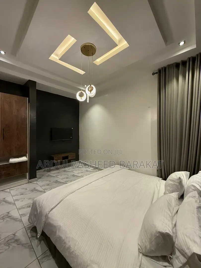 Luxury Two Bedroom With Pool Gym Balcony