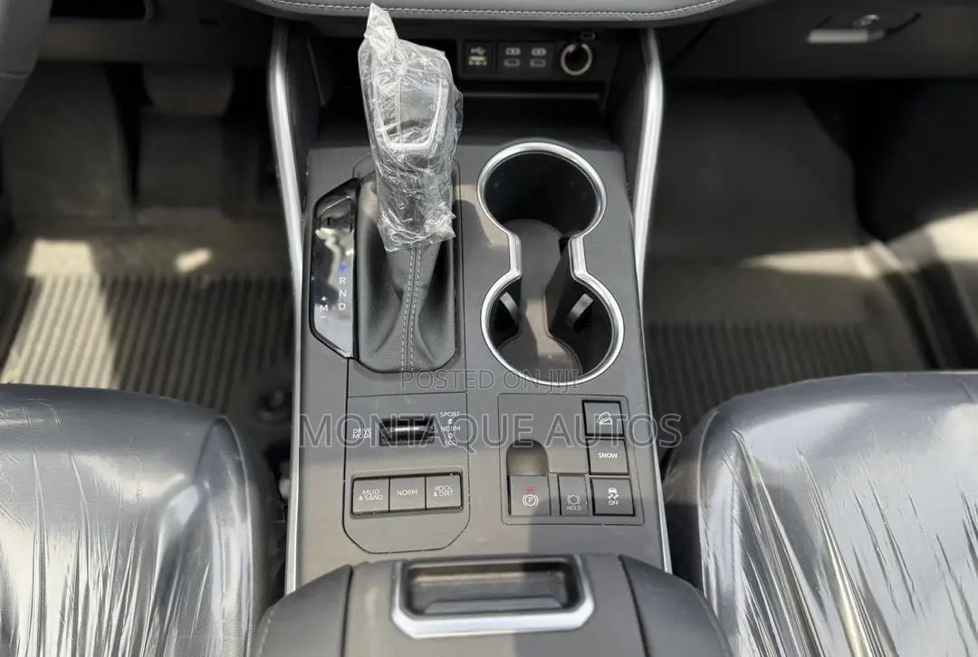 Toyota Highlander XLE AWD 2024 Silver