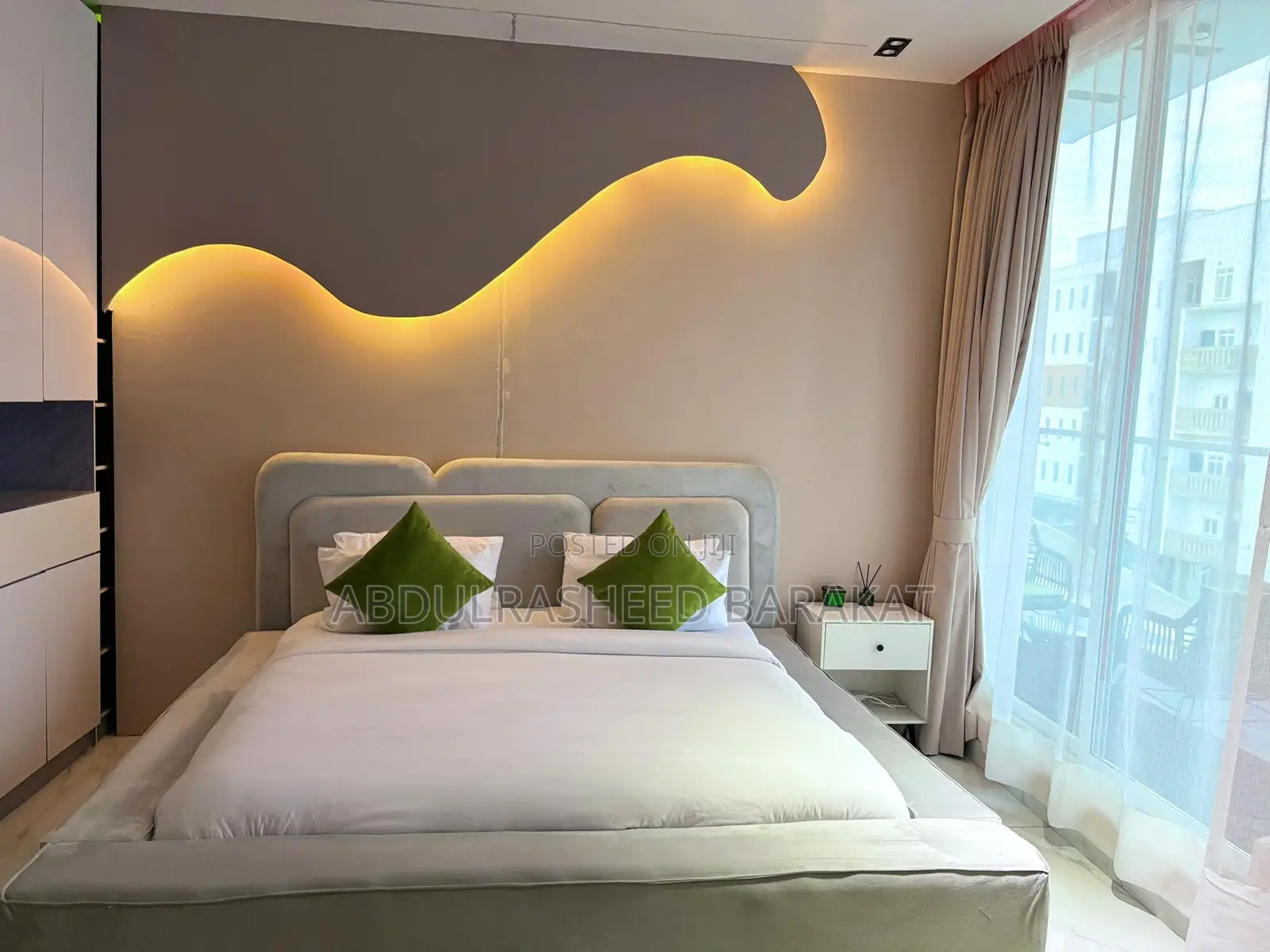 Luxury Teo Bedroom Apartment With Pool Elevator Balcony