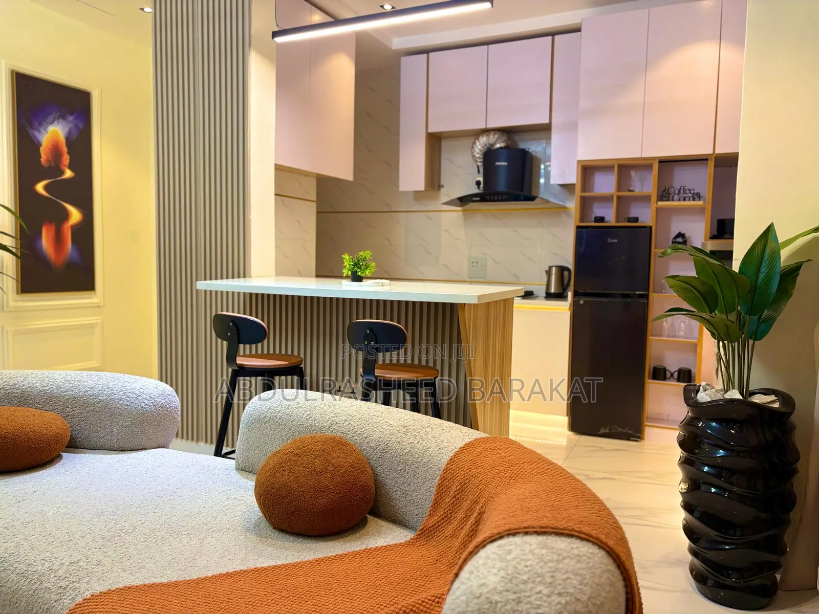 Luxury Teo Bedroom Apartment With Pool Elevator Balcony