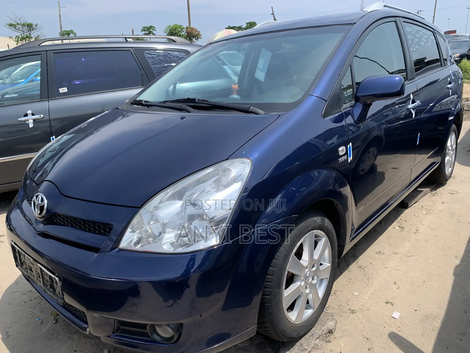 Toyota Verso 2010 Blue