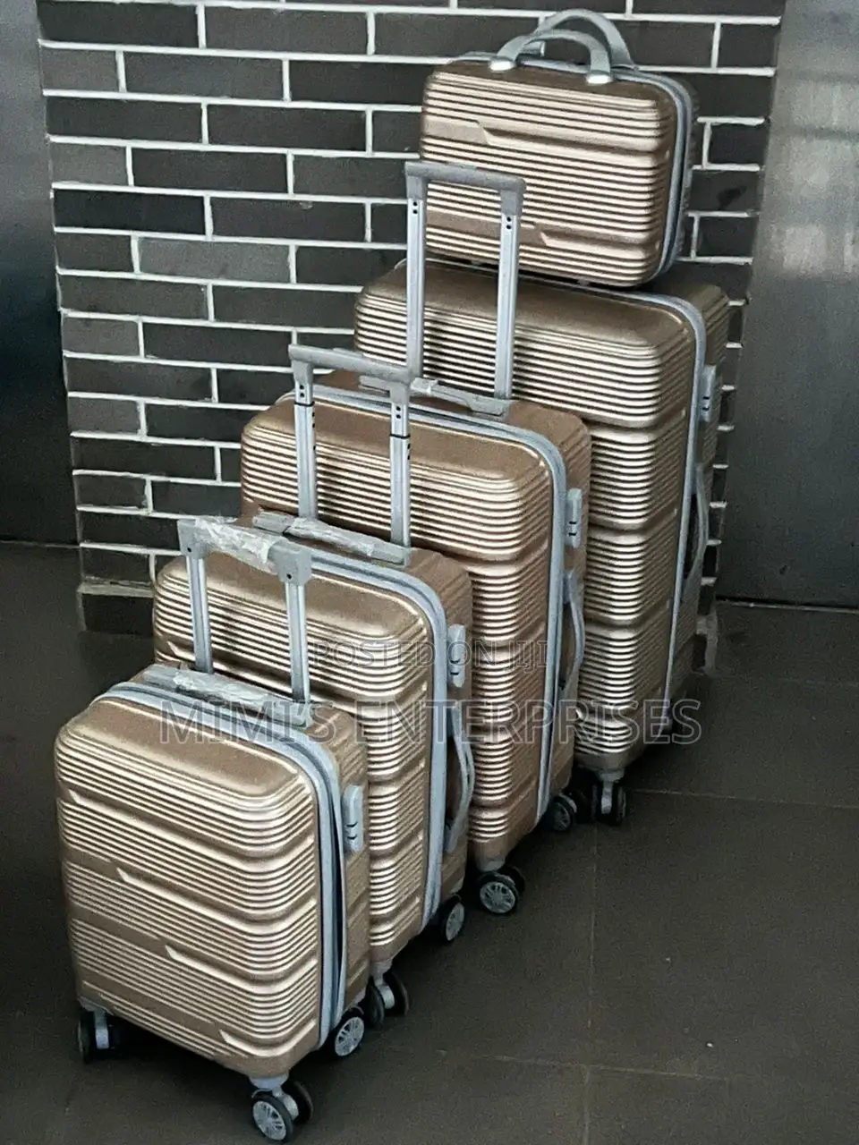 Stylish Luggage Set Plastic