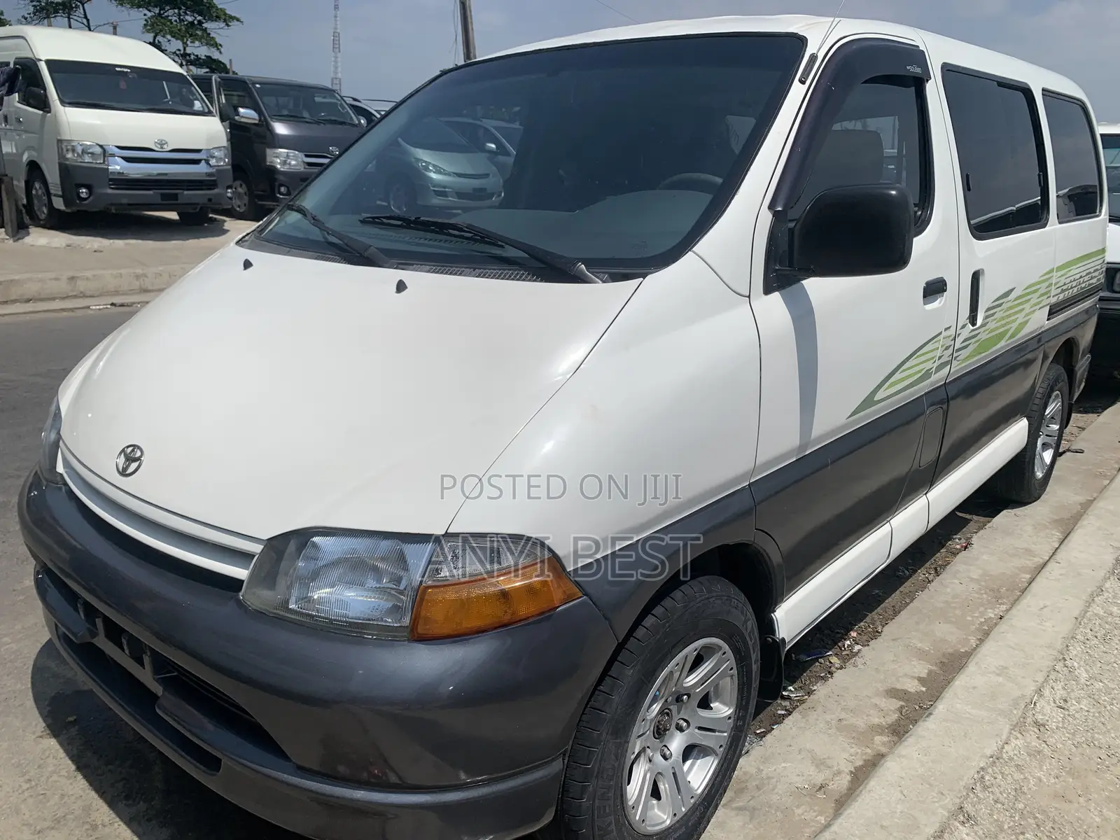 Toyota Grand HiAce 2005 White