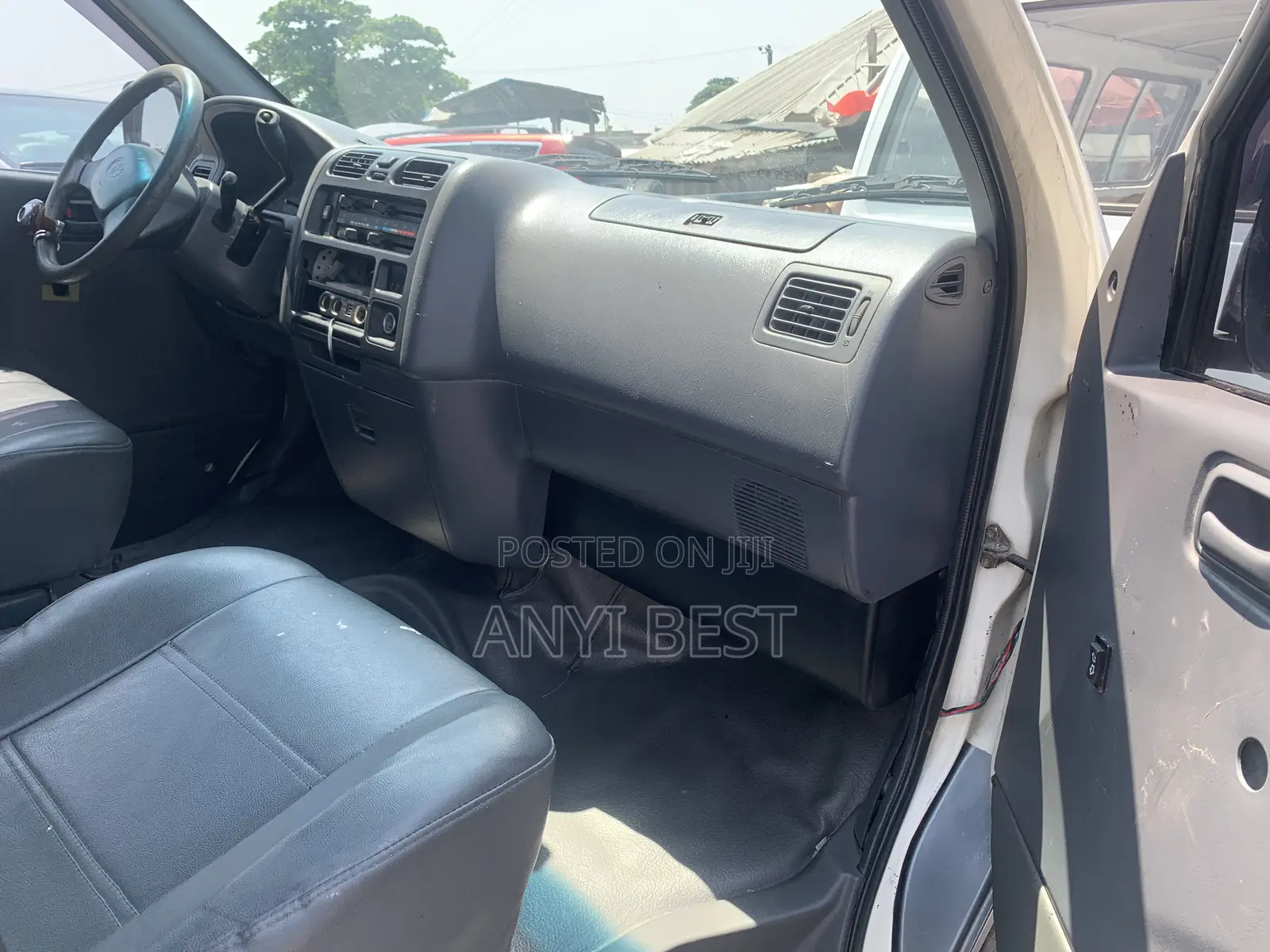Toyota Grand HiAce 2005 White