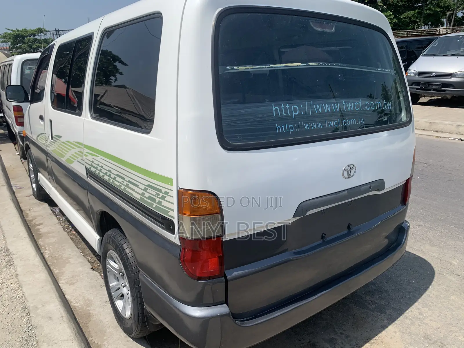 Toyota Grand HiAce 2005 White