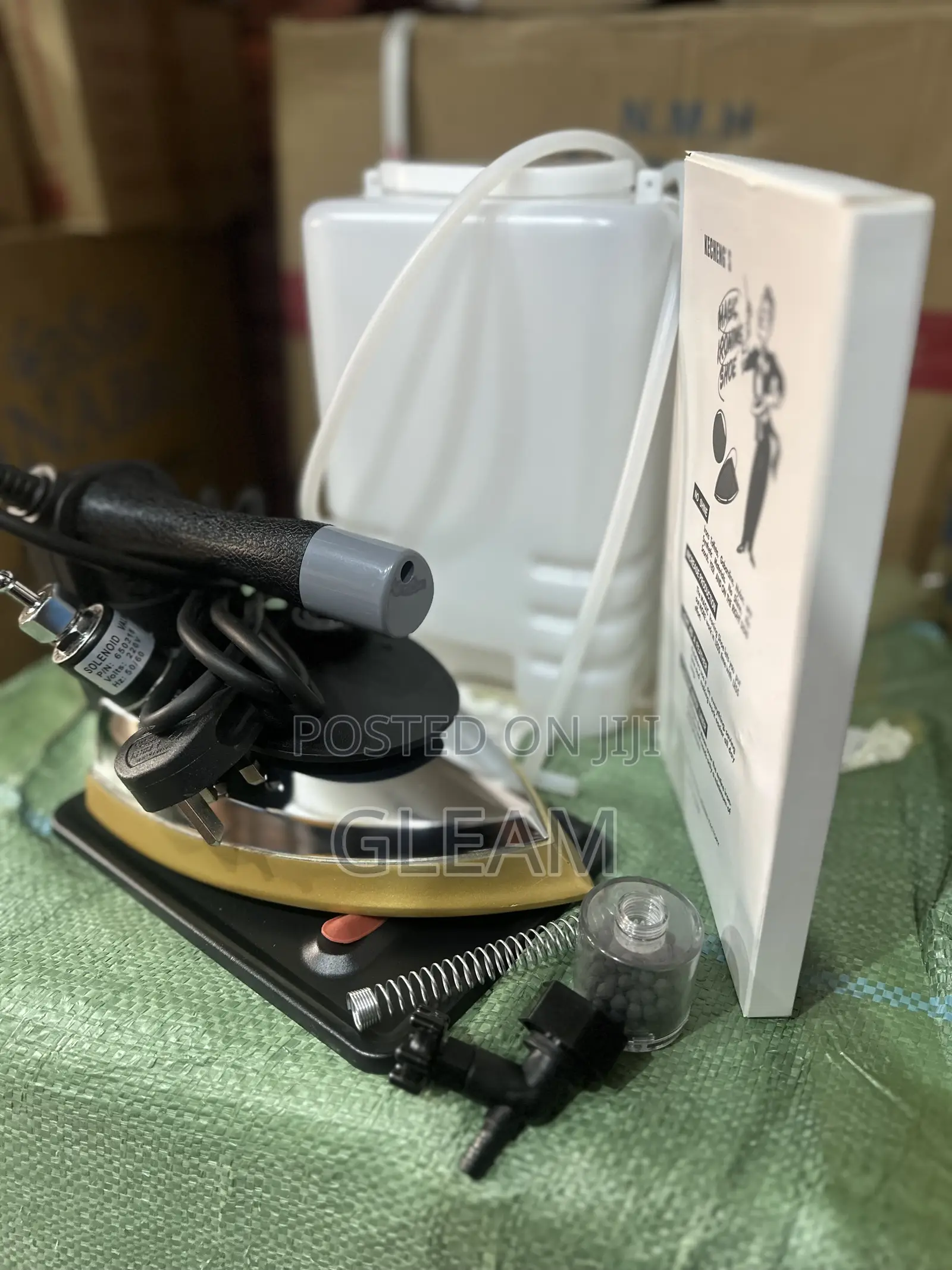 Penguin Gravity Steam Iron With De-Mineralized