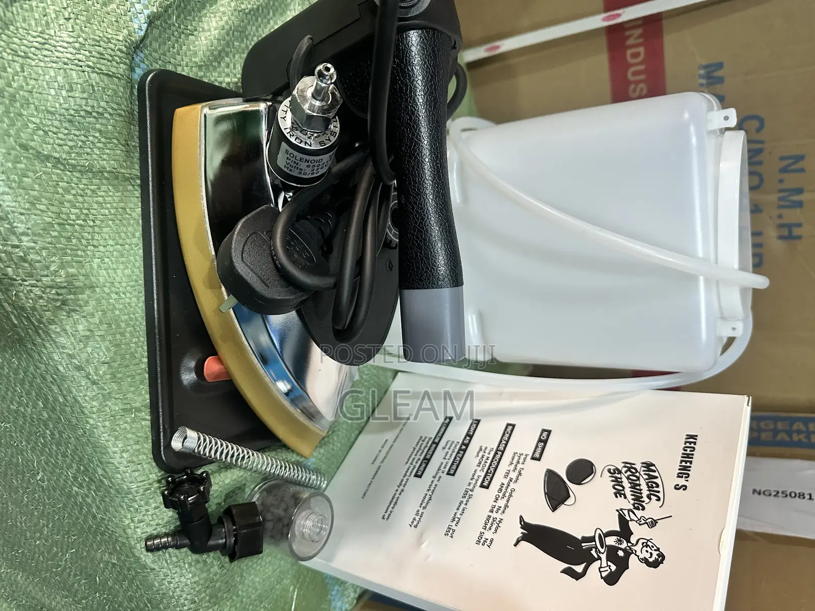 Penguin Gravity Steam Iron With De-Mineralized