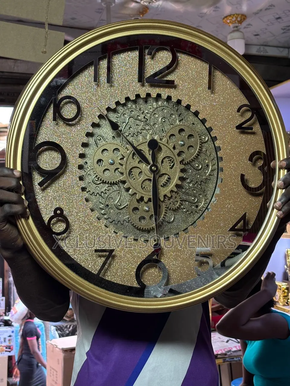 Glitter Clock With Rotor Gears