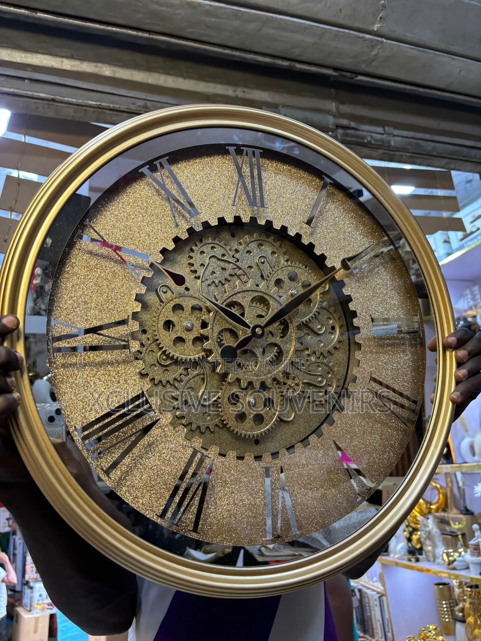 Glitter Clock With Rotor Gears