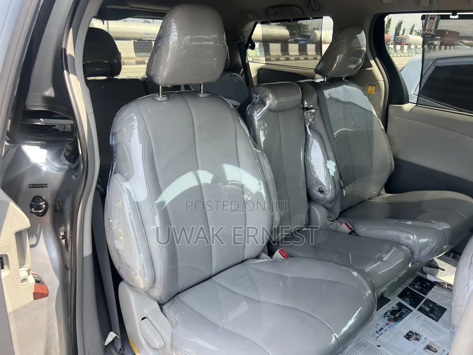 Toyota Sienna XLE AWD 7-Passenger 2013 Silver