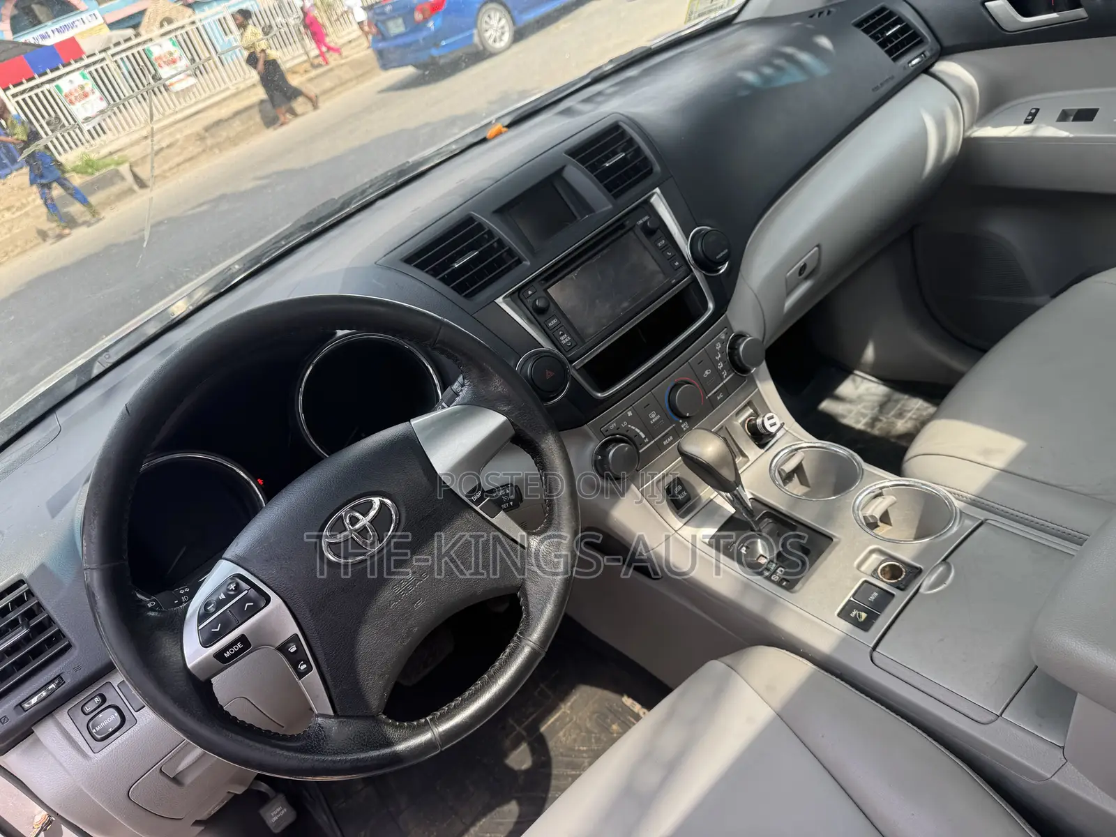 Toyota Highlander 3.5L 4WD 2013 Silver