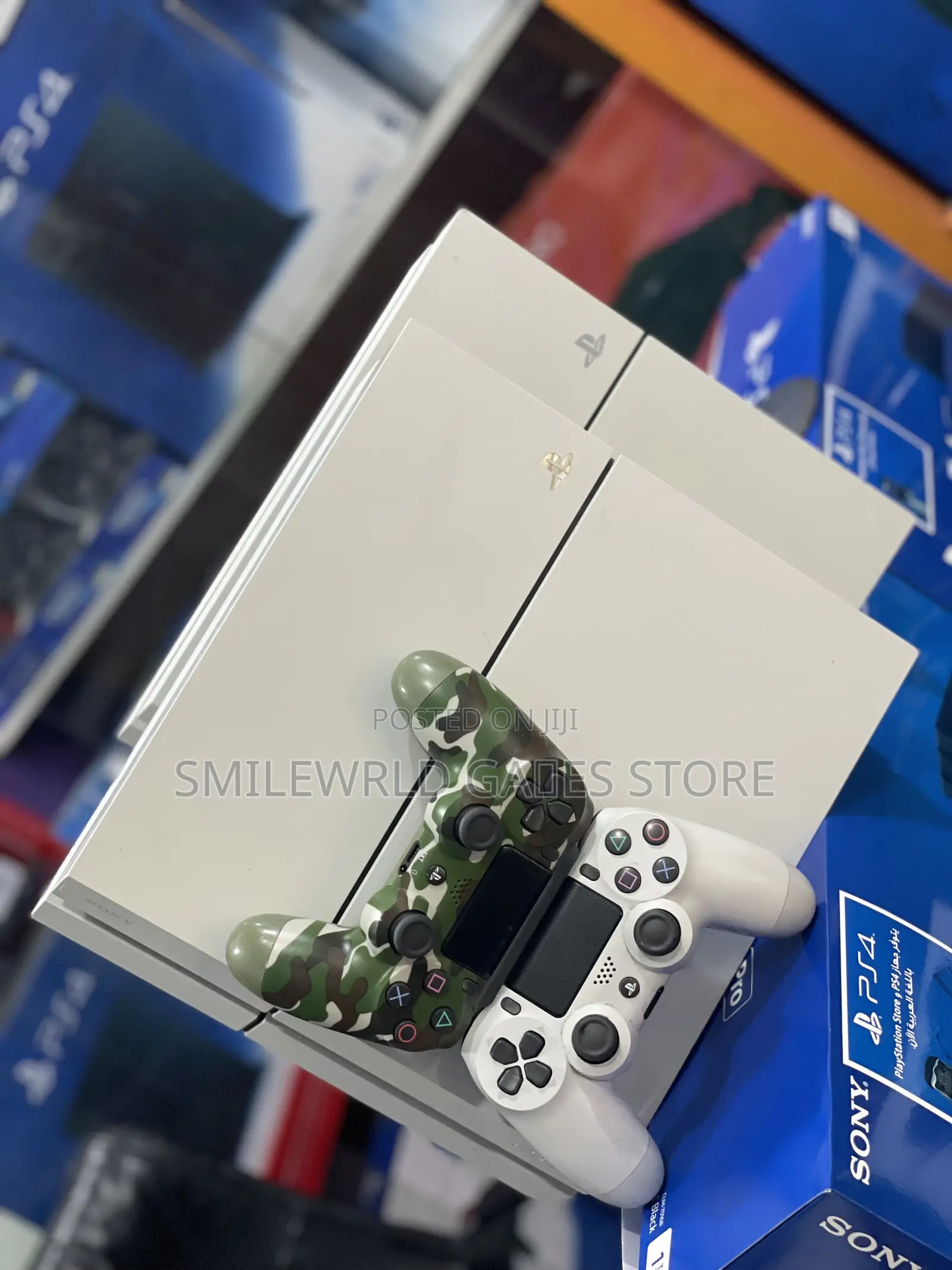 White Ps4 Game With 2 Pads and 12 Games Installed