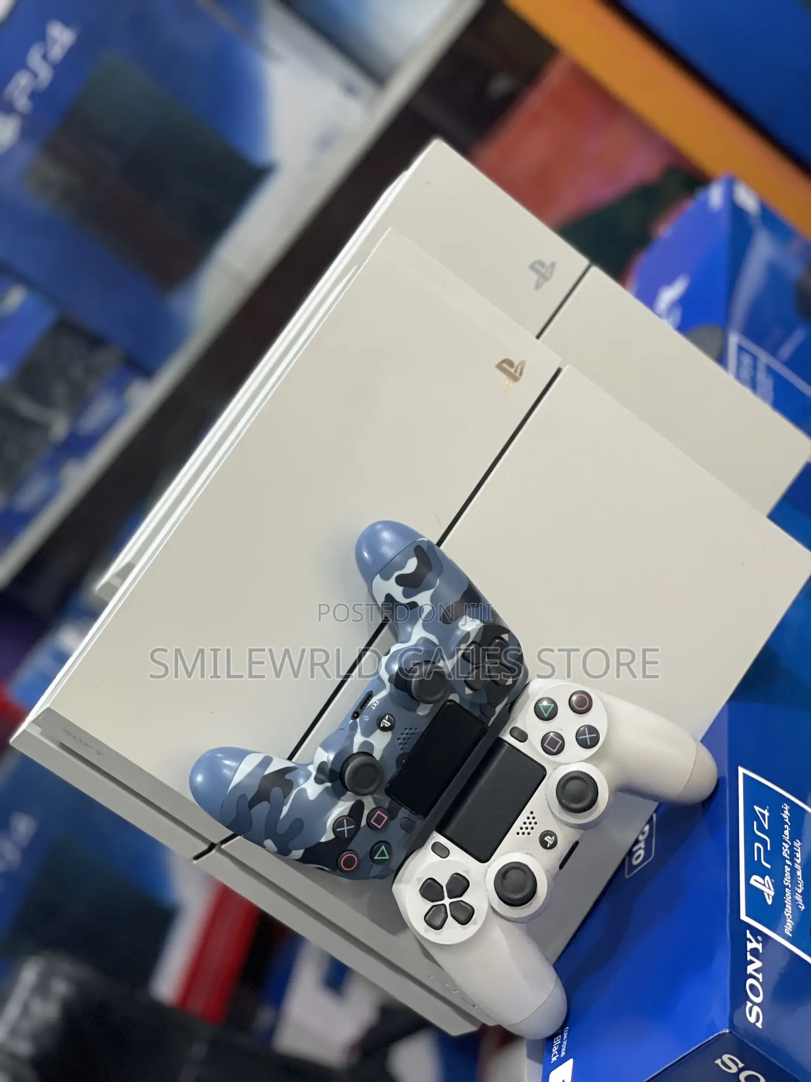 White Ps4 Game With 2 Pads and 12 Games Installed