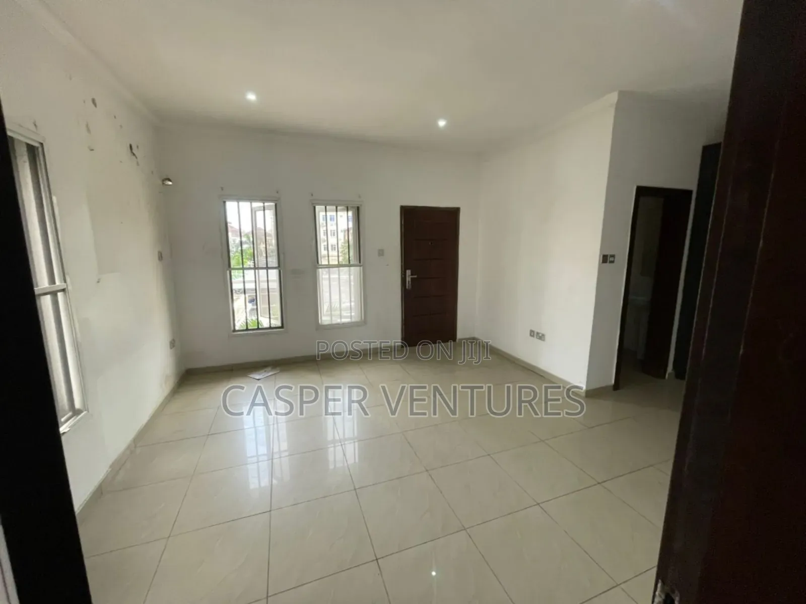 4bdrm Duplex in Osapa for sale