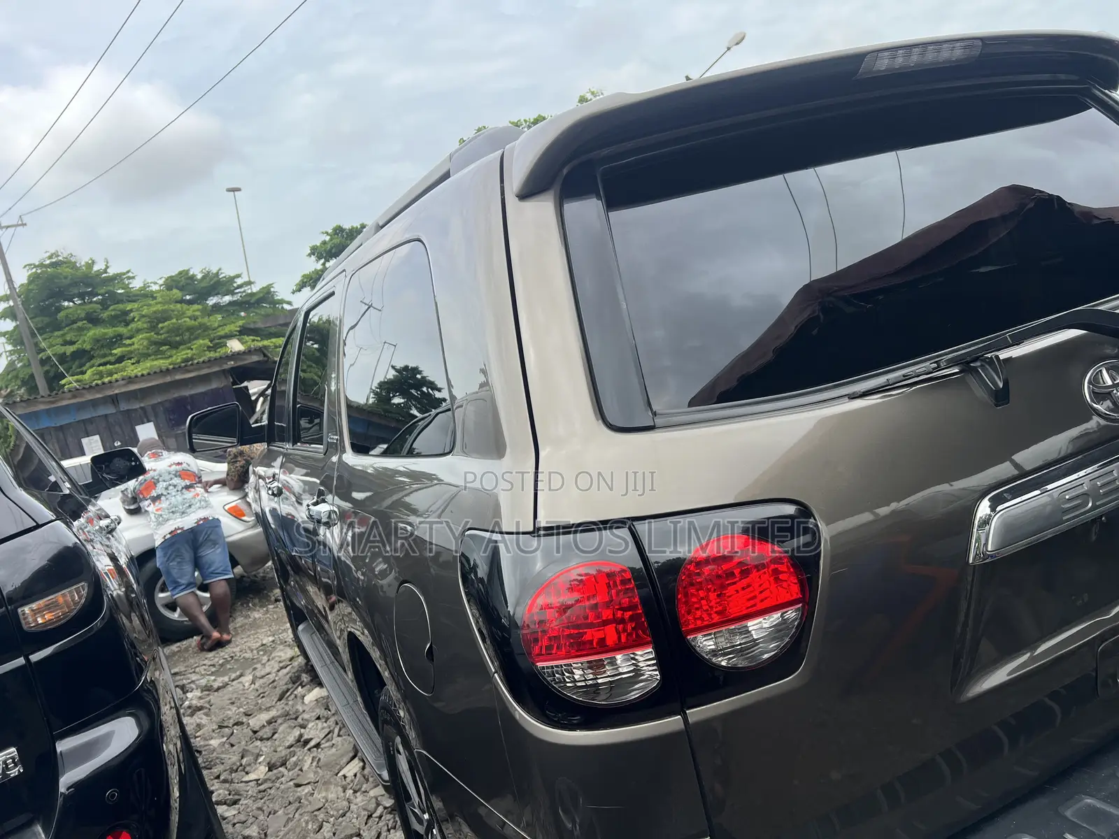 Toyota Sequoia Platinum 4dr SUV 4WD (5.7L 8cyl 6A) 2016 Brown
