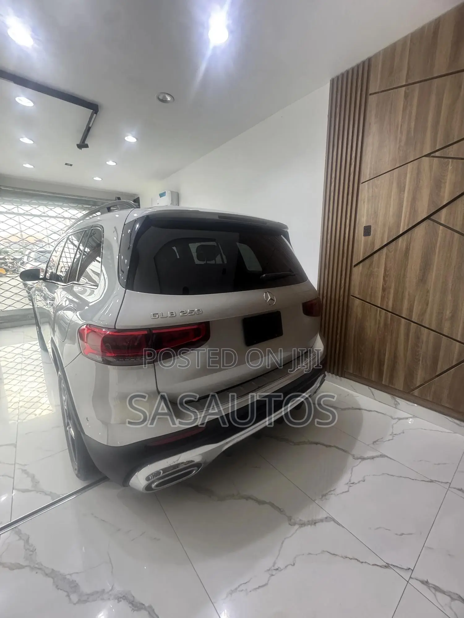 Mercedes-Benz GLB-Class GLB 250 4MATIC 2020 Silver