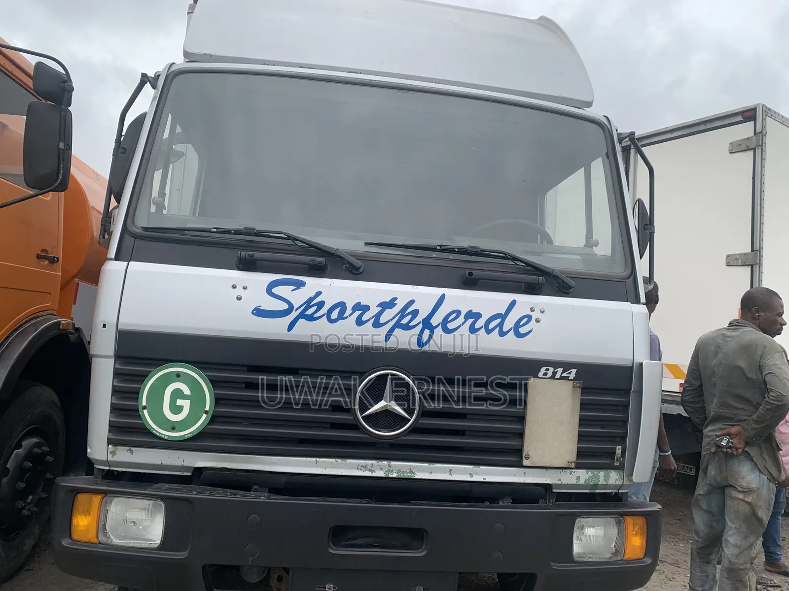Super Sharp M/Benz 814 Container Body Truck
