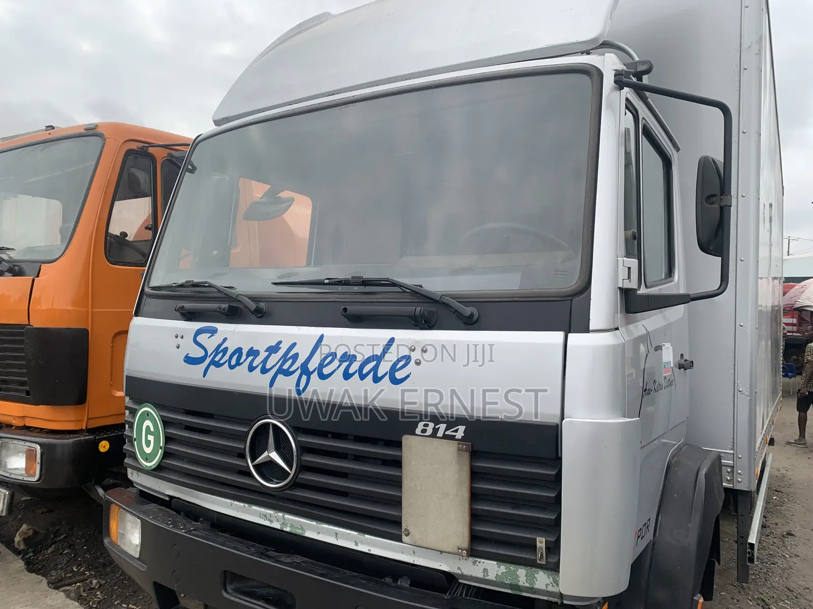 Super Sharp M/Benz 814 Container Body Truck