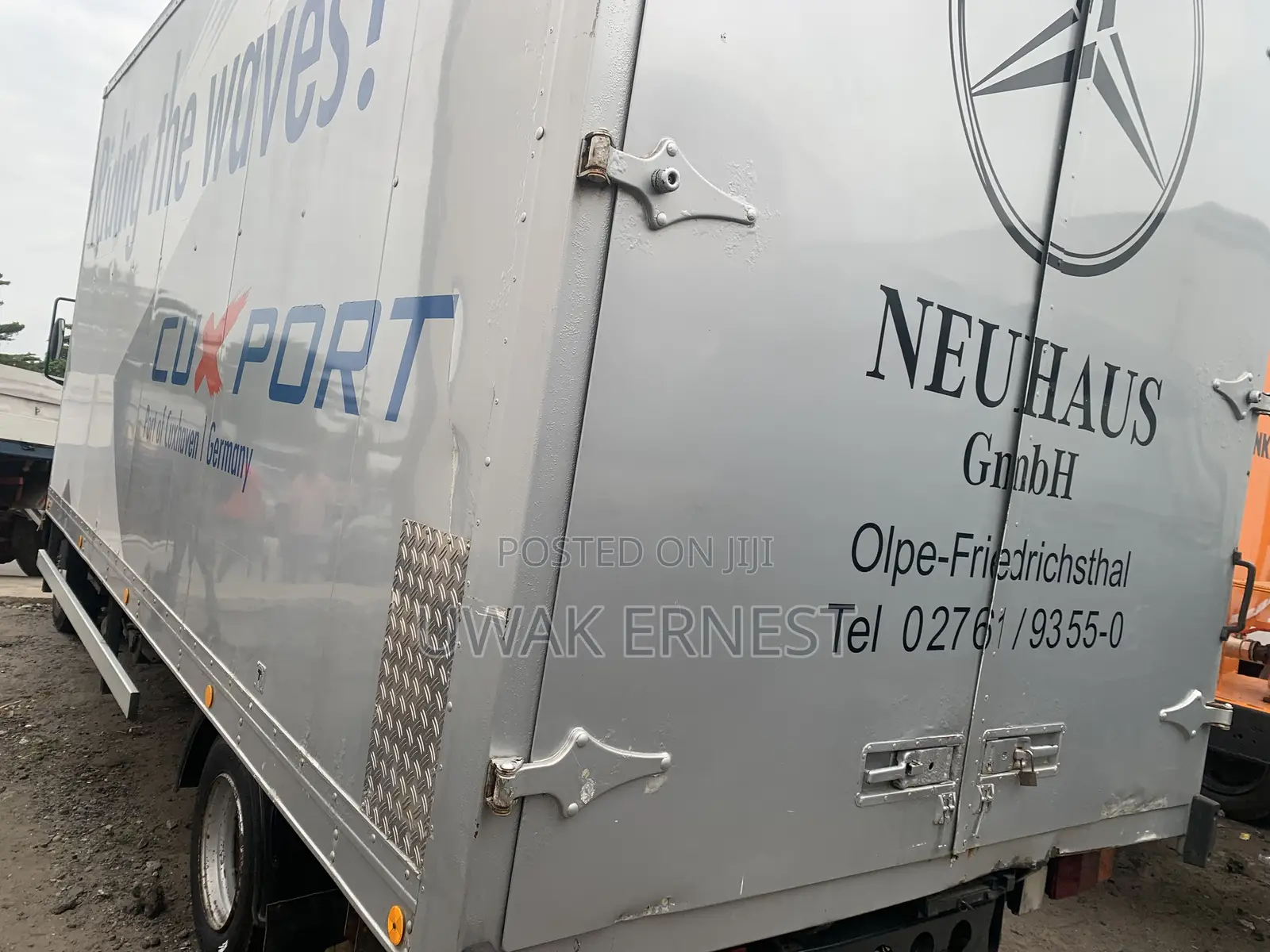 Super Sharp M/Benz 814 Container Body Truck