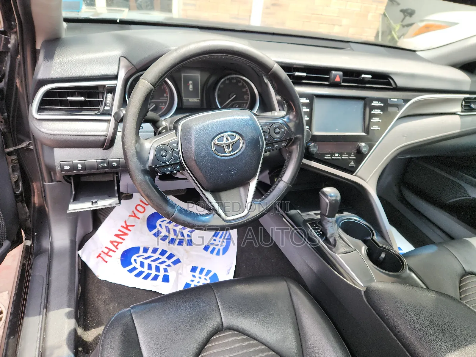 Toyota Camry SE FWD (2.5L 4cyl 8AM) 2018 Black