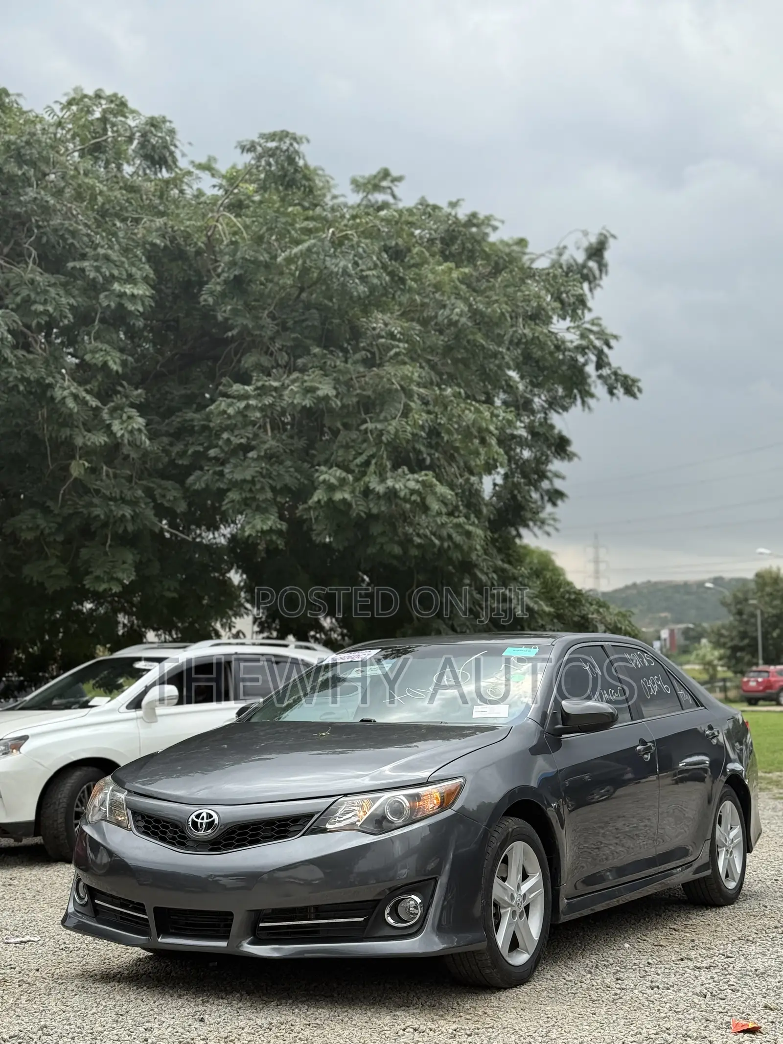 Toyota Camry SE 4dr Sedan (2.5L 4cyl 6A) 2012 Gray