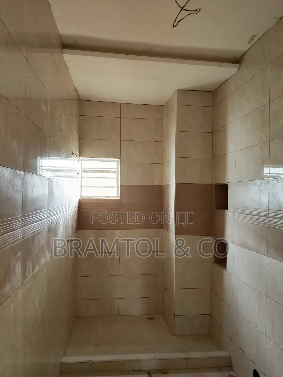 4bdrm Townhouse/Terrace in Katampe (Main) for Sale
