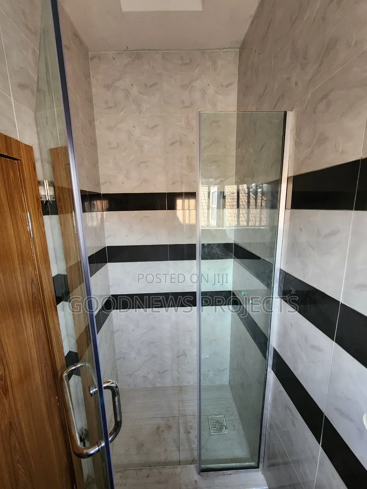 Shower Door With 10mm Glass