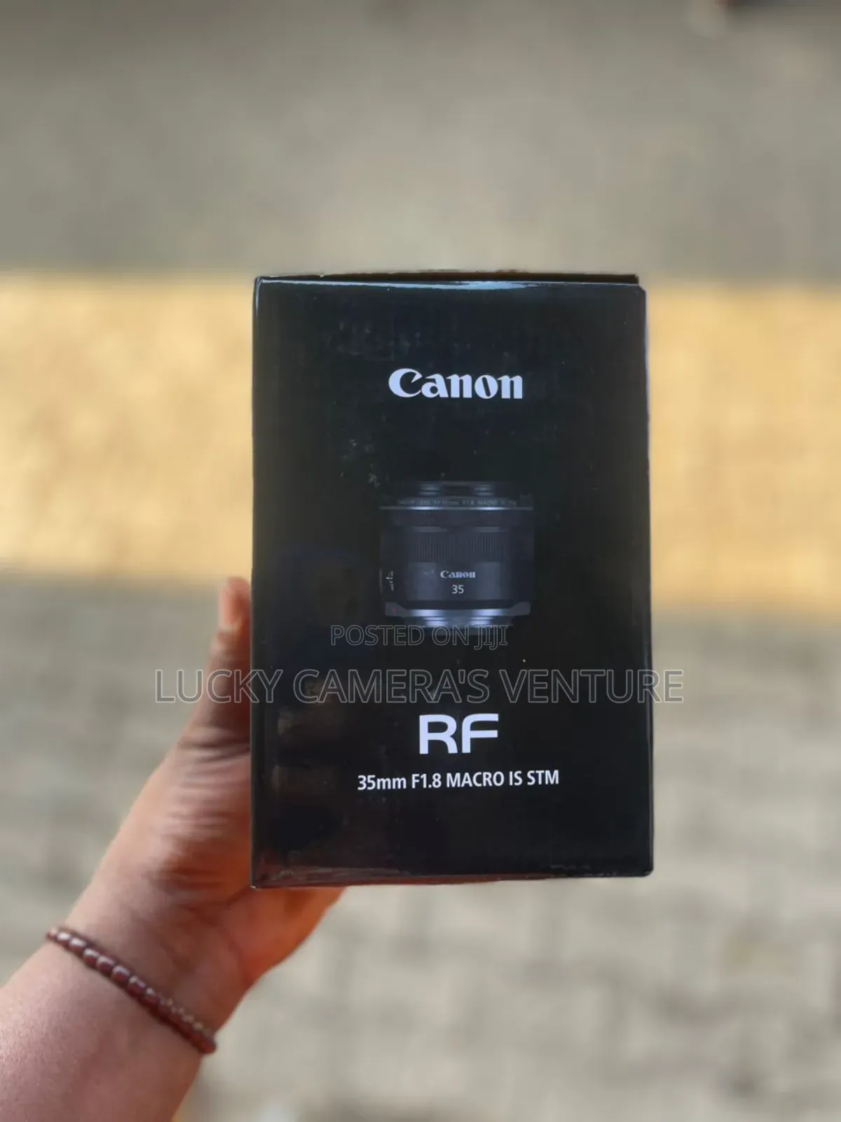 Canon 35mm F1.8 Macro Is STM Lens