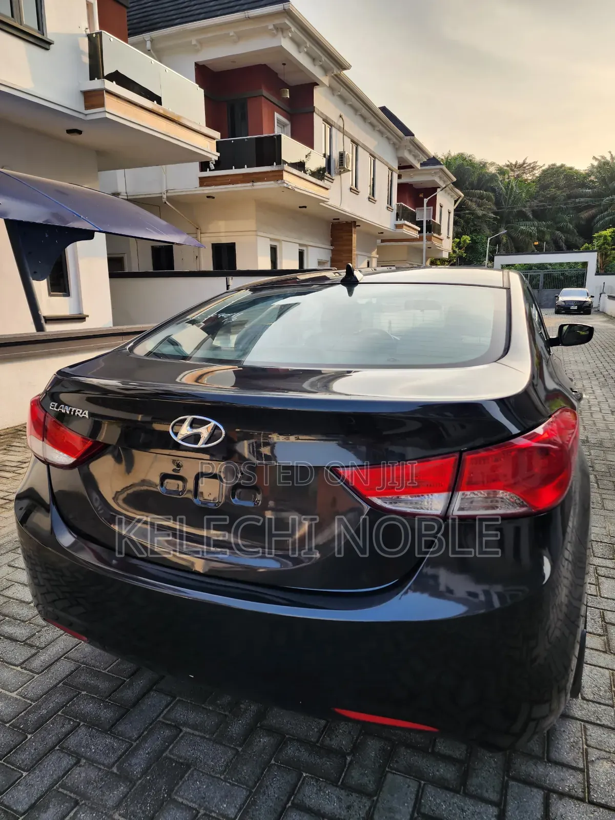 Hyundai Elantra GLS Sedan FWD (1.8L 4cyl 6M) 2013 Black