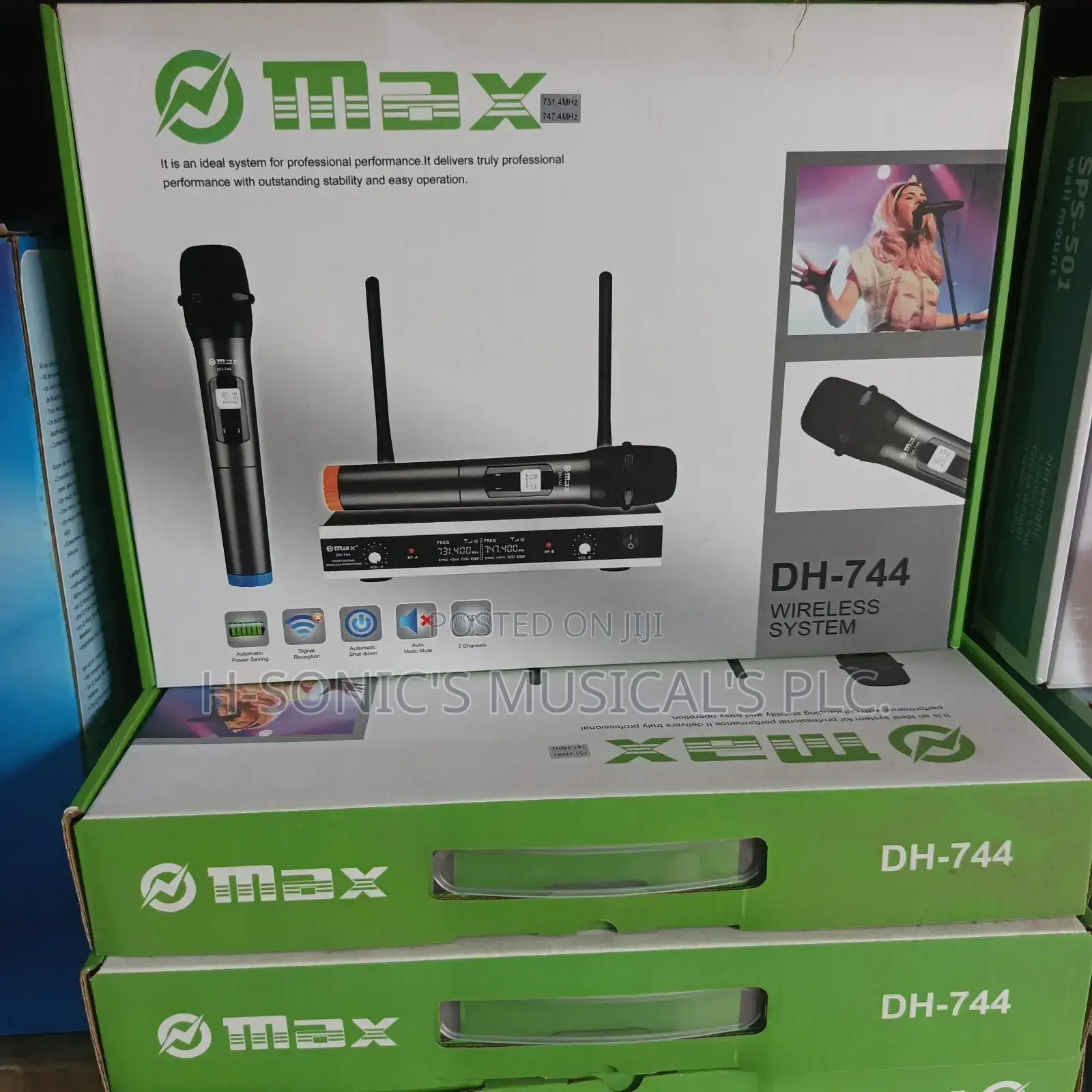 Professional Omax Dh-744 Wireless Microphone.