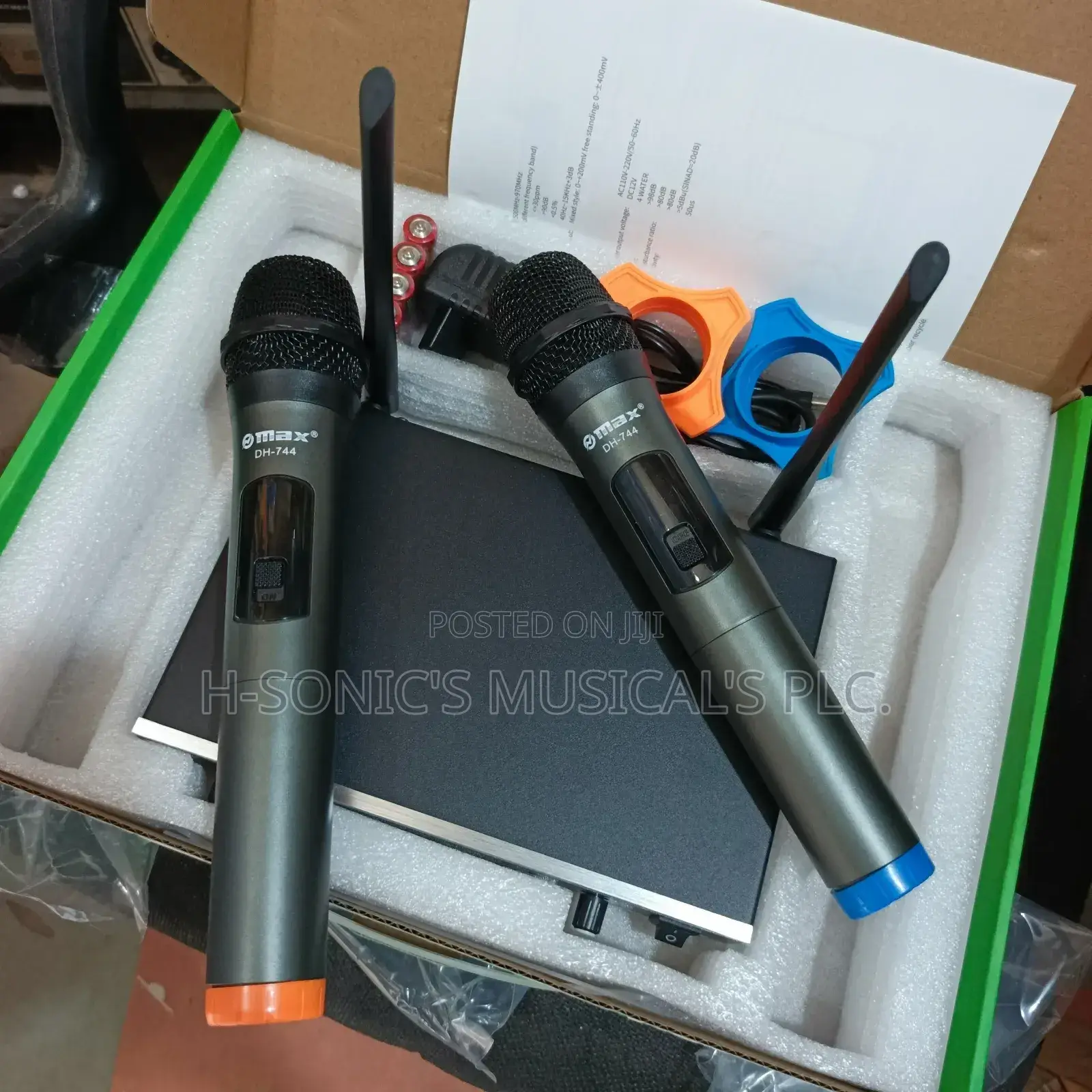 Professional Omax Dh-744 Wireless Microphone.